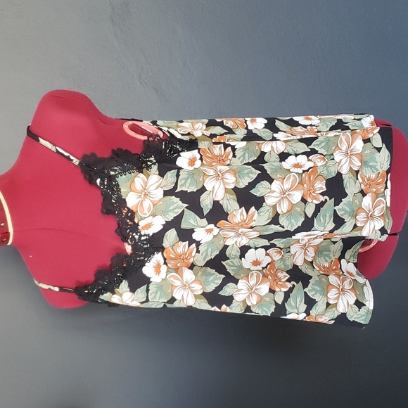 Floral Tank nwot - Picture 4 of 6